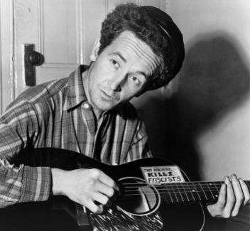 800px-Woody_Guthrie_2